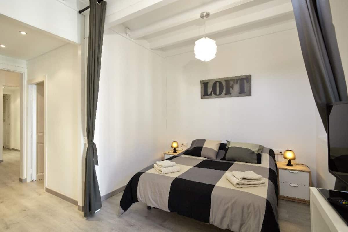 Apartment, 1 Bedroom (41) | 1 bedroom, down duvets, desk, laptop workspace