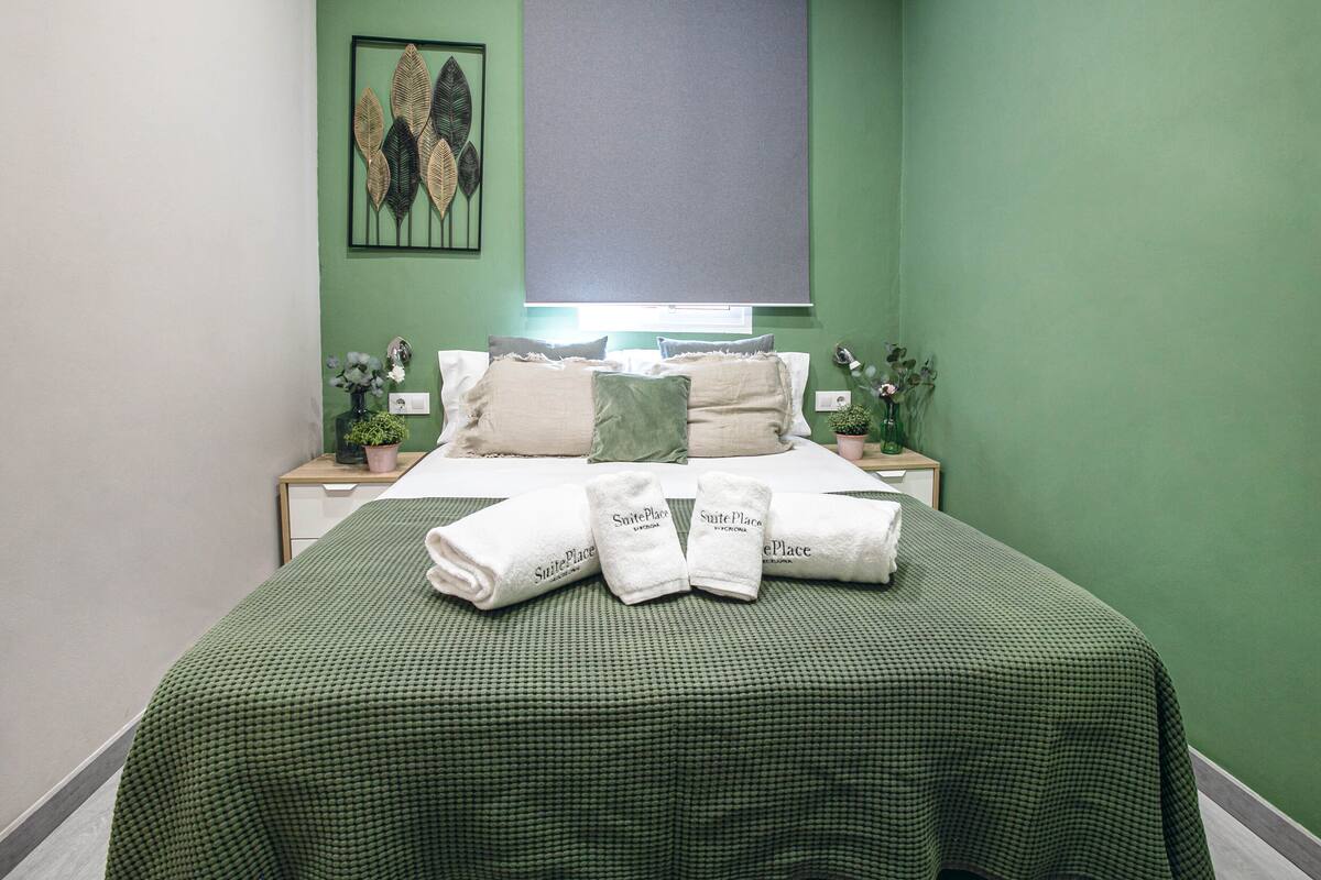 Apartment, 1 Bedroom (12) | 1 bedroom, down duvets, desk, laptop workspace