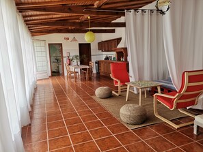 Panoramic Bungalow | Living room | Flat-screen TV - Happy Home Obidos (Obidos)