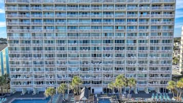 Condo, 2 quartos | Fachada