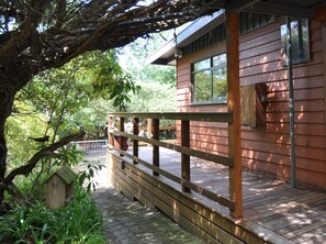 Terrace/patio - Eagles Nest Cottage (Inverloch)