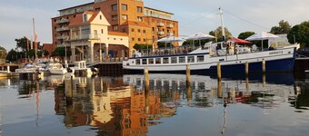 Sunshine the vacation apartment with a view of the water and the harbor