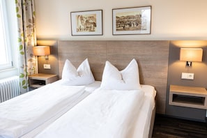 Bureau, rideaux occultants, Wi-Fi gratuit, draps fournis