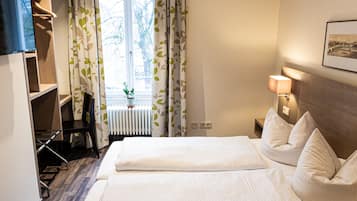 Classic-Doppelzimmer | Schreibtisch, Verdunkelungsvorhänge, kostenloses WLAN, Bettwäsche