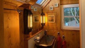 House, 1 Bedroom | Bathroom - Tiny House Schaefer's Traum auf der Domäne Schaumburg (Schalkau)
