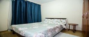 2 chambres, fer et planche à repasser, Wi-Fi, draps fournis