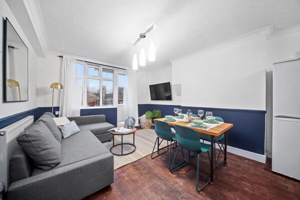 Apartment, 3 Bedrooms | Living area