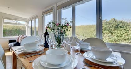 Moonraker - Kolmen makuuhuoneen talo, vuodepaikkoja 6