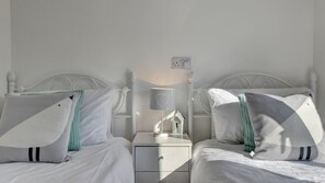 3 chambres, fer et planche à repasser, lit parapluie, Wi-Fi gratuit
