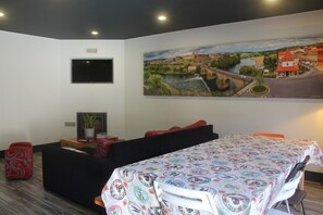 Lobby sitting area - Residencial Kuarenta&Um (Barcelos)