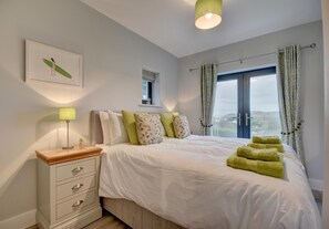 3 chambres, fer et planche à repasser, Wi-Fi gratuit, draps fournis