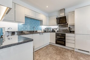 Unclassified image, 2 of 30, button