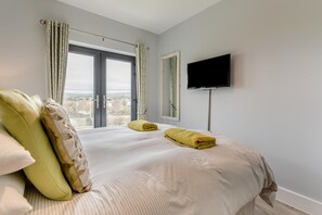 Unclassified image, 5 of 30, button