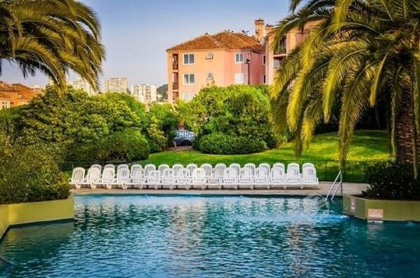 Outdoor pool - EXCLUSIVE TOURIST COMPLEX WITH WITH OPPORTUNITY (Concón)