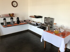 Desayuno buffet todos los días (con cargo)