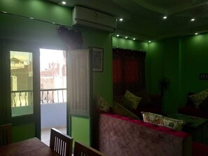 Balcony - Welcome Egypt Apartment (Giza)