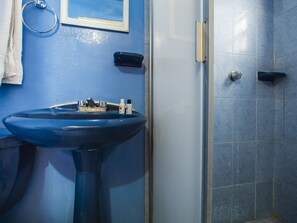 Shower, towels