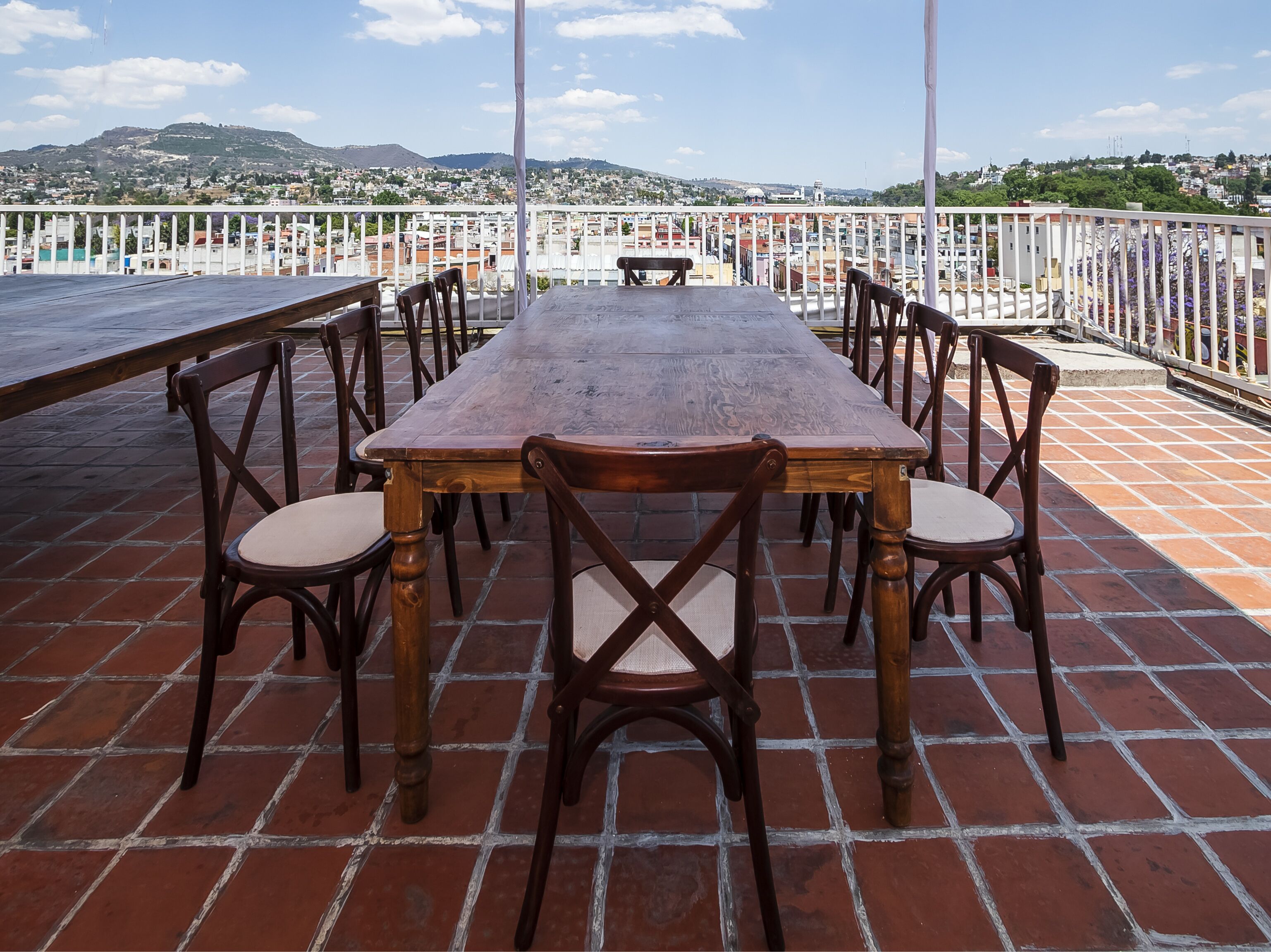 breakfast and lunch served, mexican cuisine