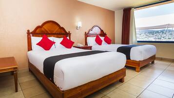 Strykjärn/strykbräda och sängkläder