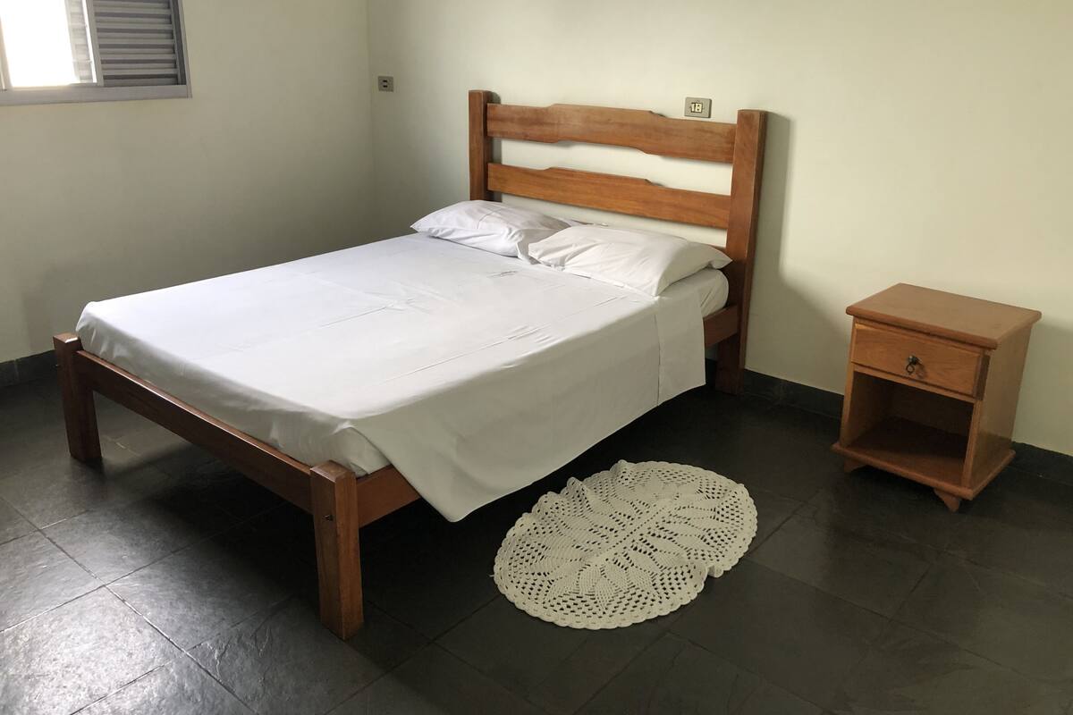 Habitación doble tradicional | Minibar, escritorio, espacio para trabajar con laptop y wifi gratis