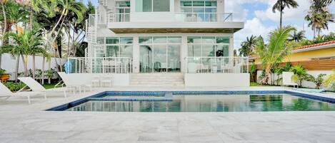 Outdoor pool, a heated pool