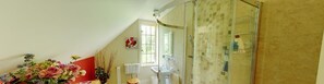 Dusche, Regendusche, kostenlose Toilettenartikel, Haartrockner