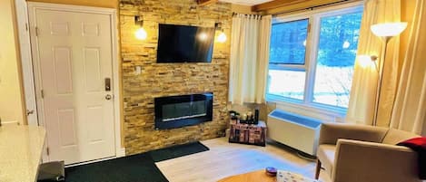 TV, fireplace