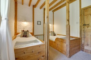 3 bedrooms, iron/ironing board, travel cot, free WiFi