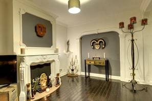 华丽独立别墅 | 起居区 | 平板电视、Netflix、流媒体服务