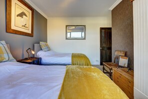 Deluxe-talo | 3 makuuhuonetta, silitysrauta/-lauta, vauvan matkasänky, ilmainen Wi-Fi