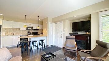 Télévision, cheminée