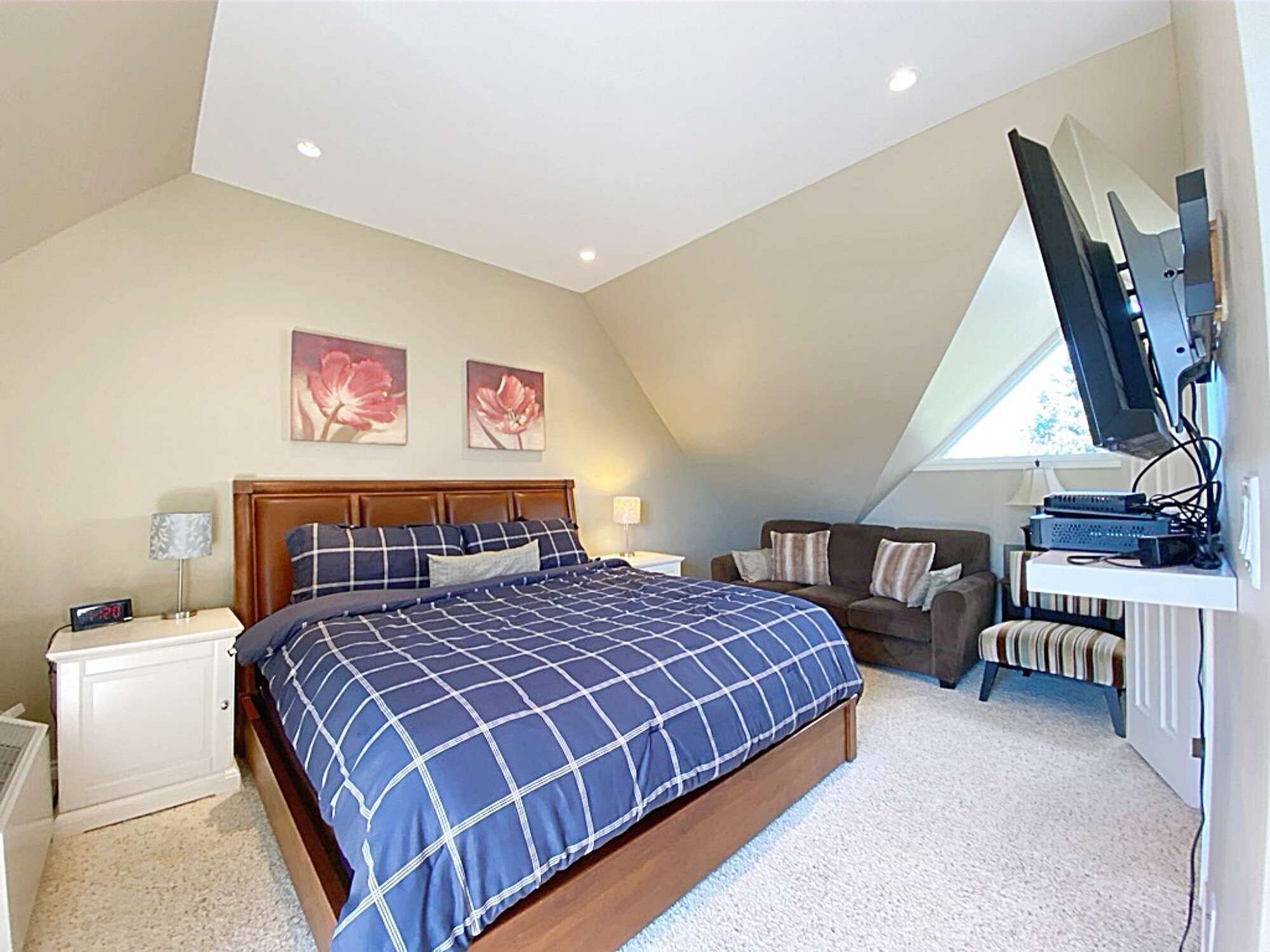 2 Schlafzimmer, Schreibtisch, Bügeleisen/Bügelbrett, WLAN