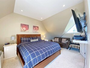 2 bedrooms, desk, iron/ironing board, WiFi