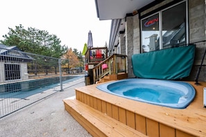 Bain à remous extérieur