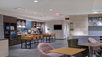 Café da manhã para viagem grátis todos os dias