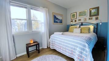 4 bedrooms, desk, iron/ironing board, travel crib