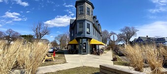 Sunny Full House in ♥ of Five Points, Self Check-In