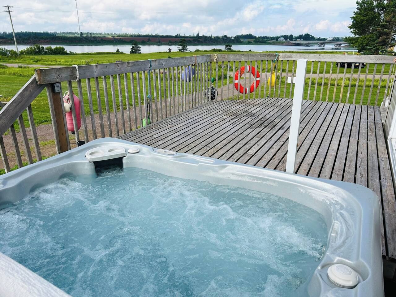 Outdoor spa tub