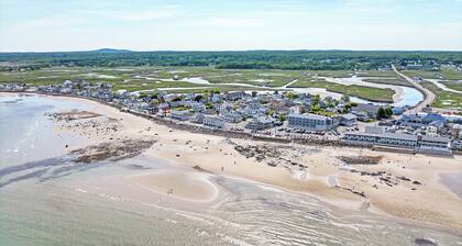 Fantastic house for large families, unique ROOFTOP DECK! 2 min. from the beach!