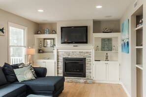 Smart TV, fireplace, foosball, table tennis