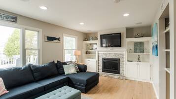 Smart TV, fireplace, foosball, table tennis