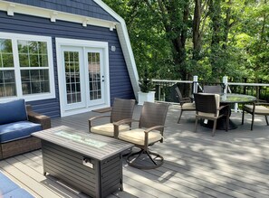Outdoor dining - Ultra Private Lake Home on Sandy Beach! (Walker)