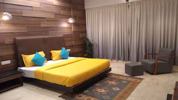 3 BHK Luxury Serviced Apartment | 3 bedrooms, free WiFi
