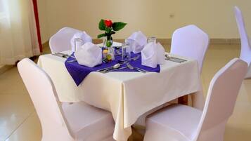Breakfast, lunch, dinner served; local and international cuisine