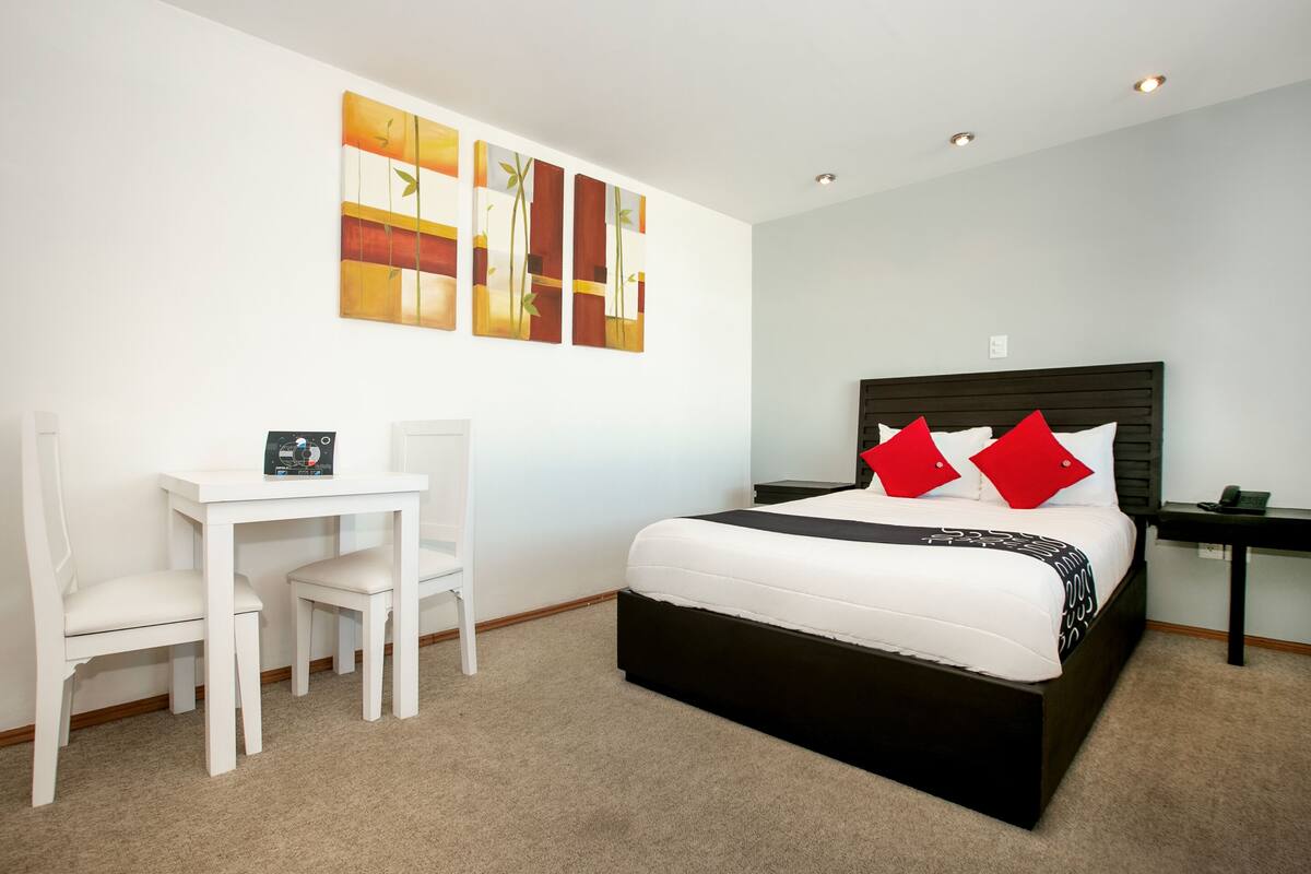 Estándar matrimonial | Desk, soundproofing, iron/ironing board, WiFi (free)