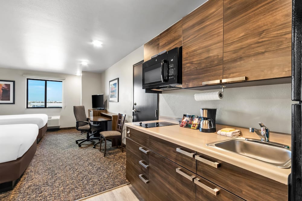 Sonesta Simply Suites Avondale