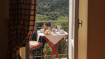 Deluxe Apartment, Balcony, Partial Sea View (Poggiolo) | Balkoni