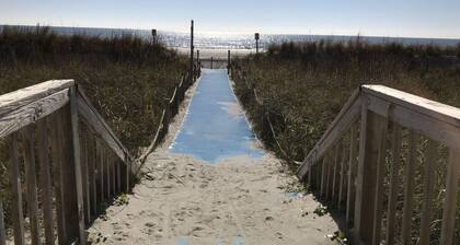 đEn front de mer charmant condo 1BR-1BA mis Ă jour avec ascenseur / piscine / W & D / grand balcon