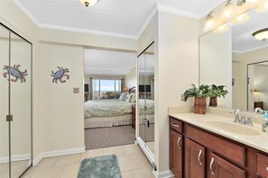 3 bedrooms, iron/ironing board, free WiFi
