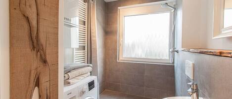 Apartment | Bathroom